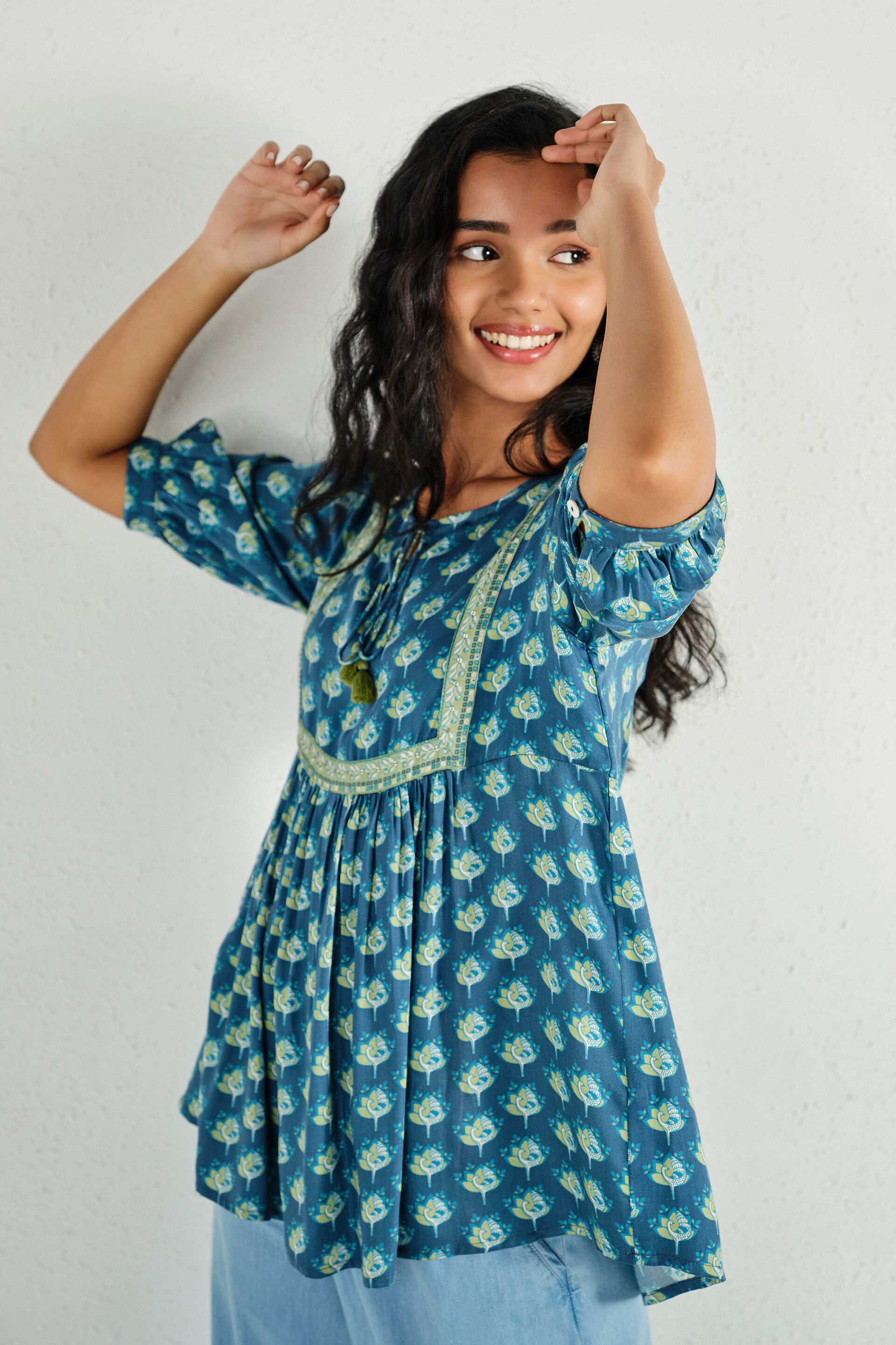 Dancing Peacock Top, Blue, image 5